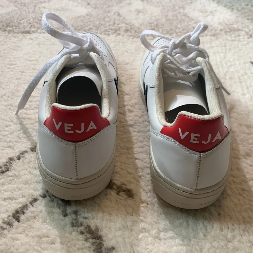 Veja V-10 Sneakers